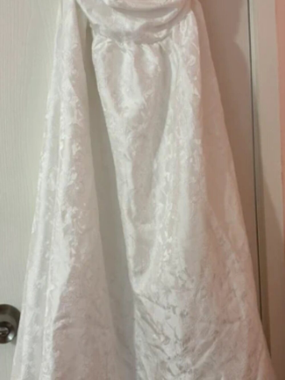 Strapless, zipper on side